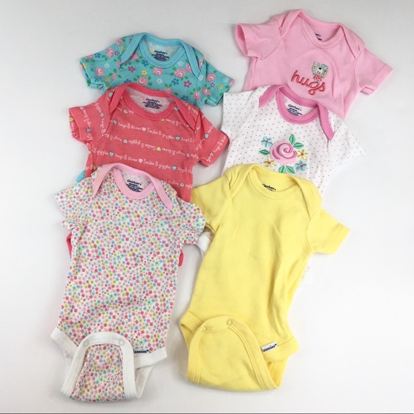 EUC Gerber Set of 6 Onesies - NB - Picture 1 of 8